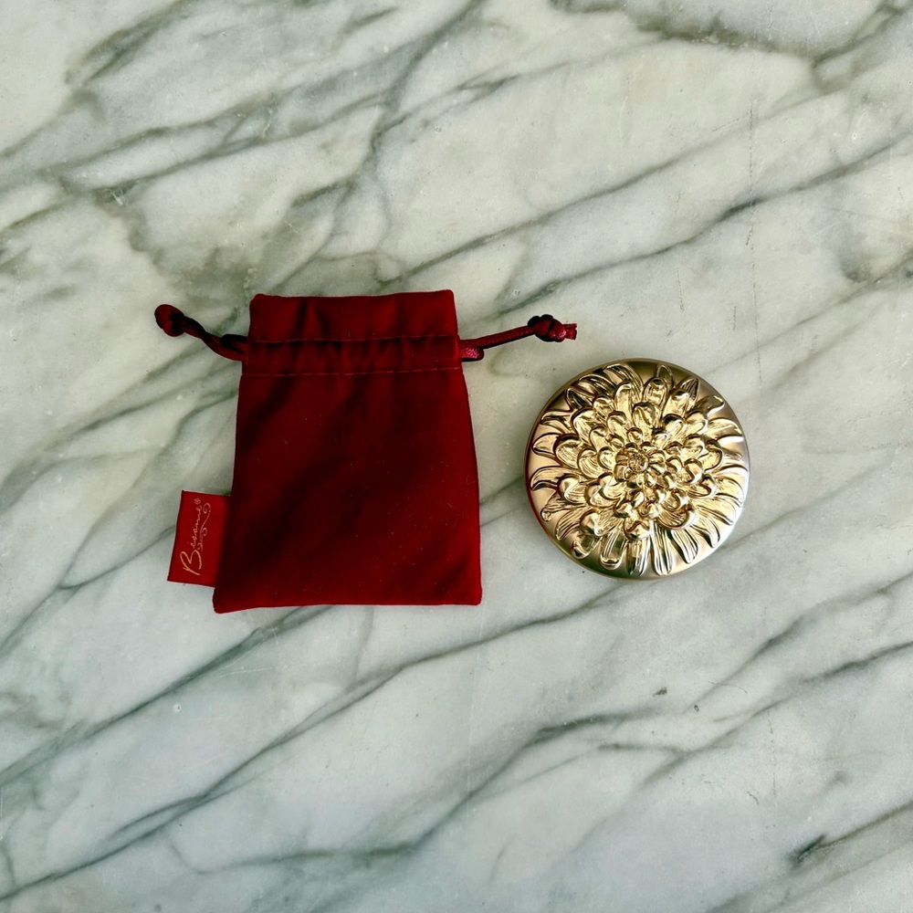 *SOLD* Anniversary Metal Flower Compact